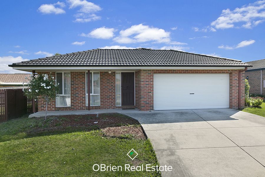 4 bedrooms House in 3 Kurnwill Place BERWICK VIC, 3806
