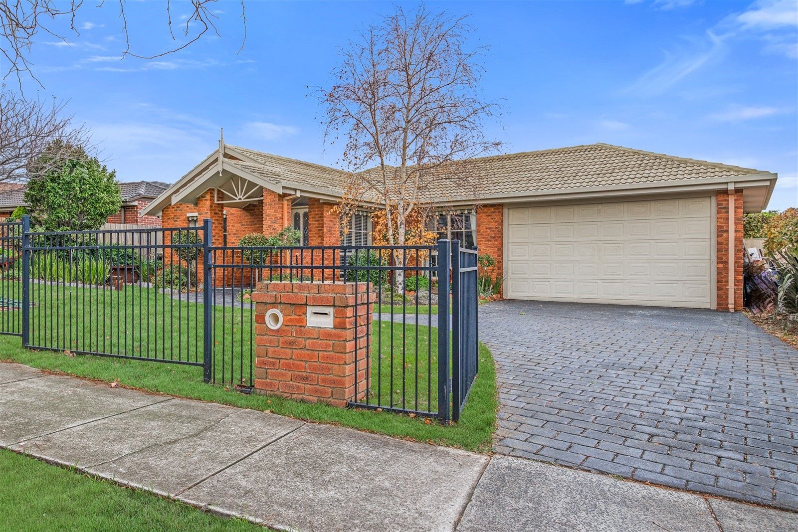 4 bedrooms House in  WANTIRNA SOUTH VIC, 3152