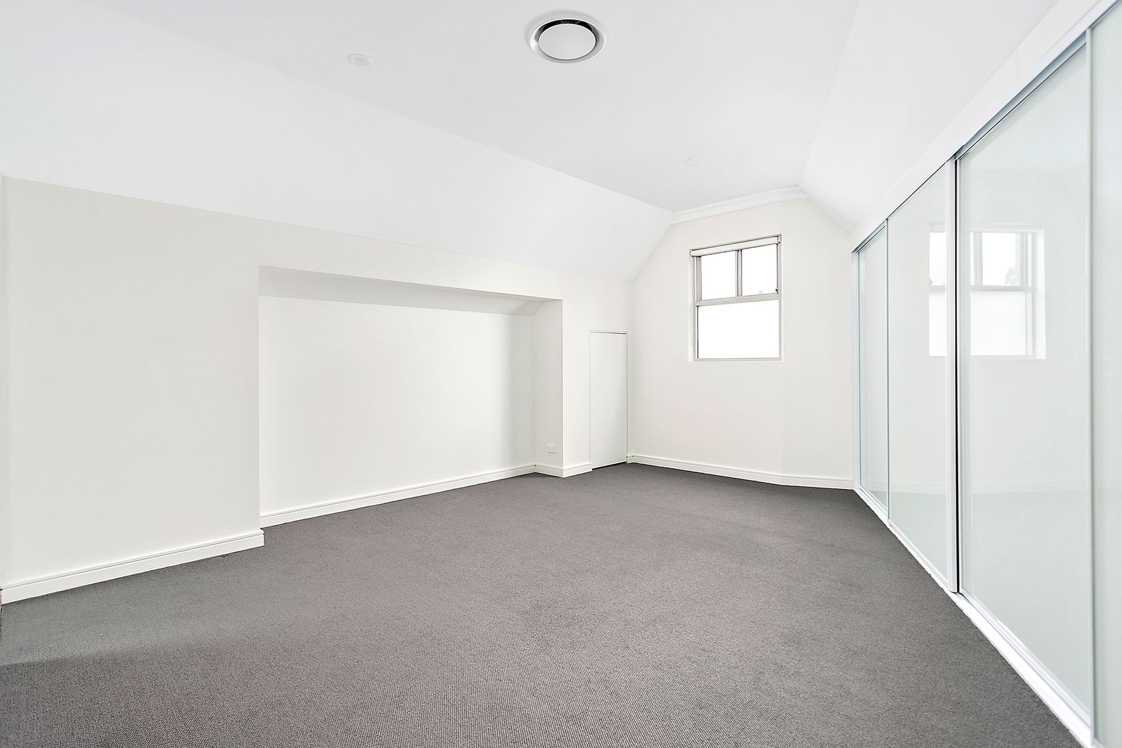 4/924 Forest Road, Peakhurst NSW 2210, Image 2