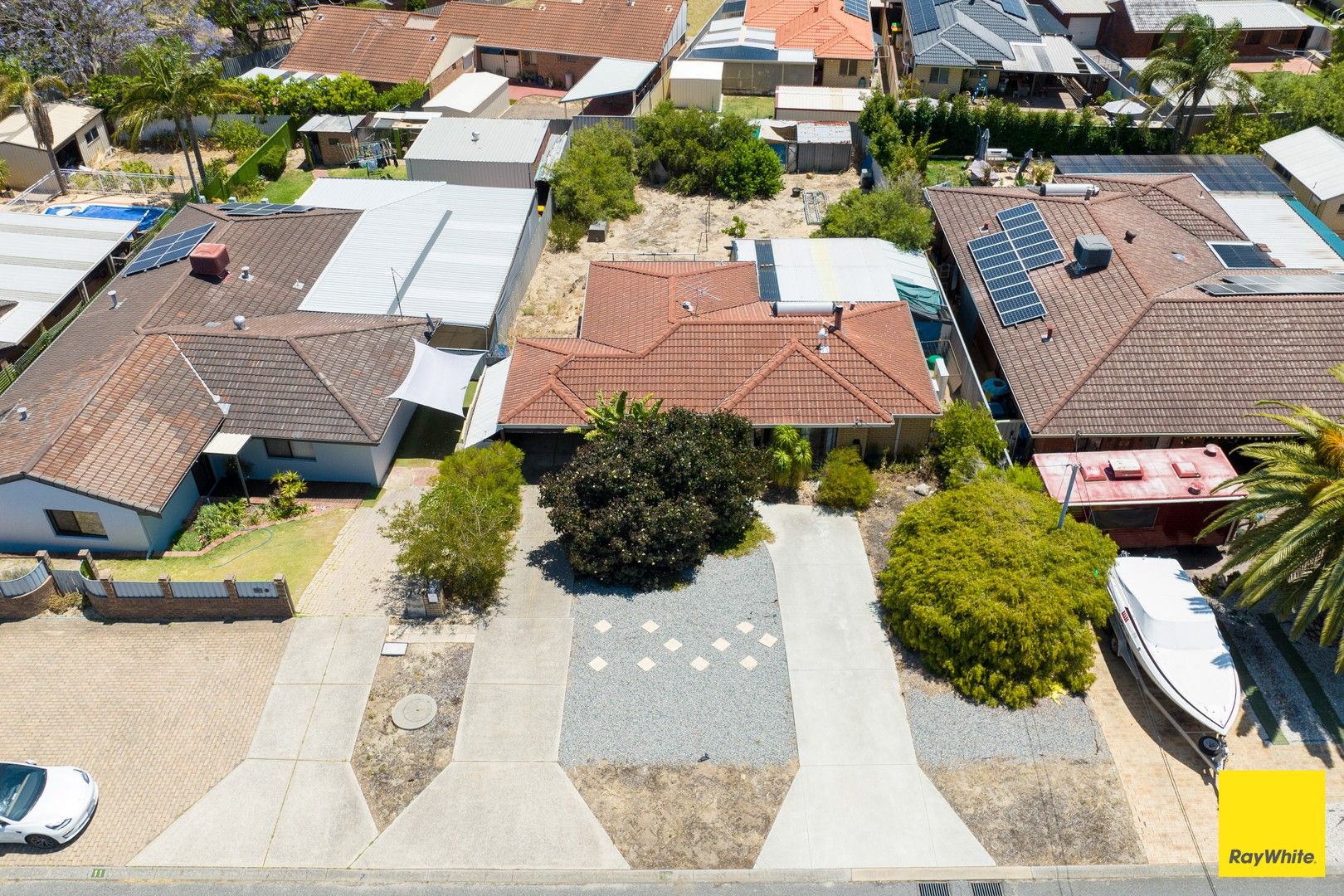 3 bedrooms House in 15 Parin Road MARANGAROO WA, 6064