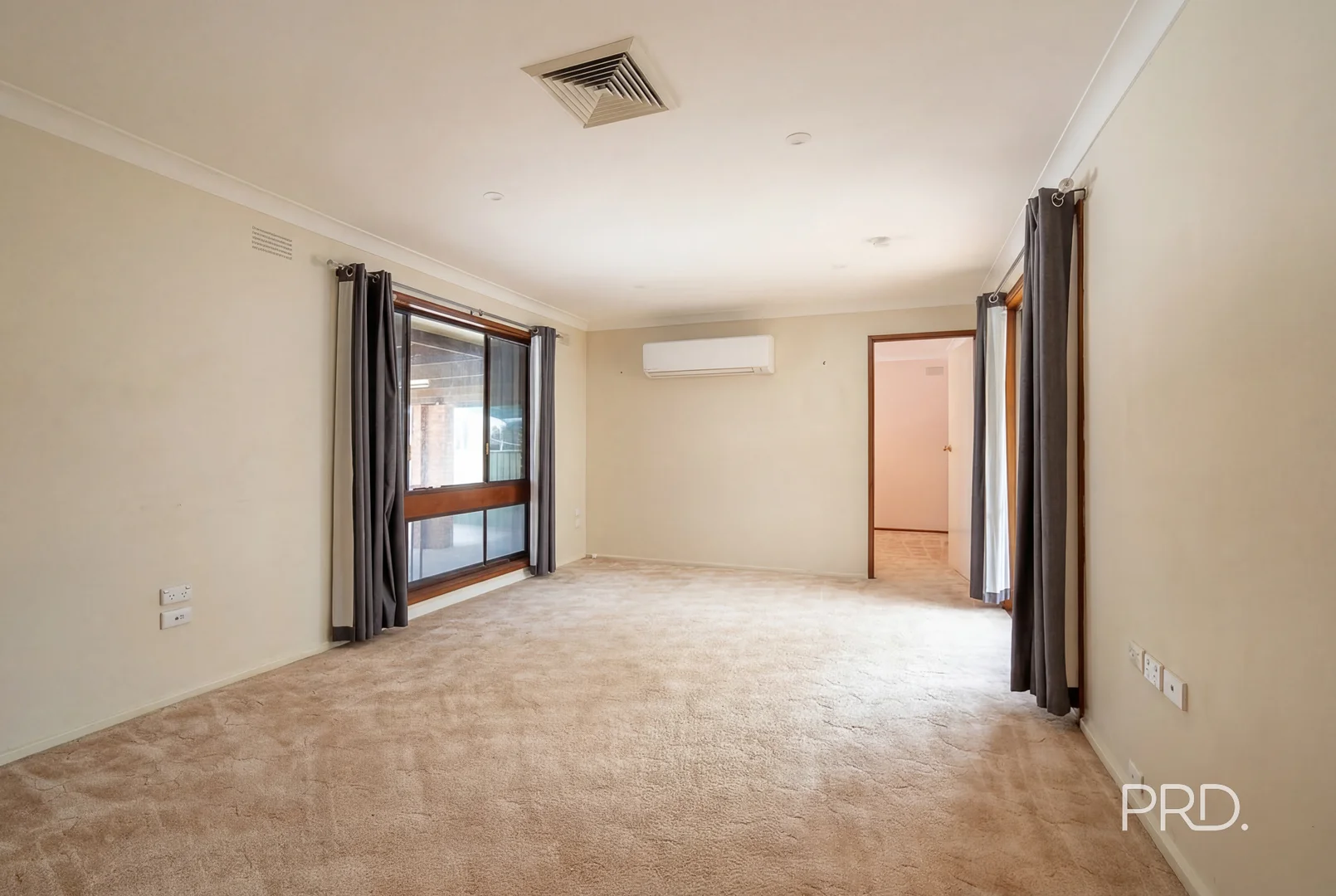 Additional image 5 of 3 Weedon Cres, Tolland NSW 2650