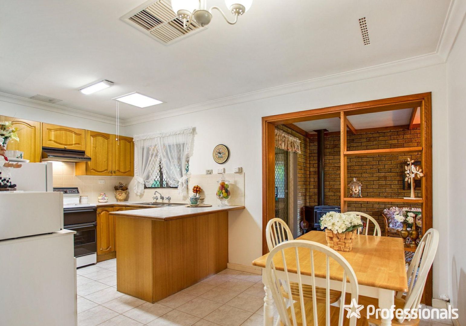 52 Gosnells Road West, Maddington WA 6109, Image 2