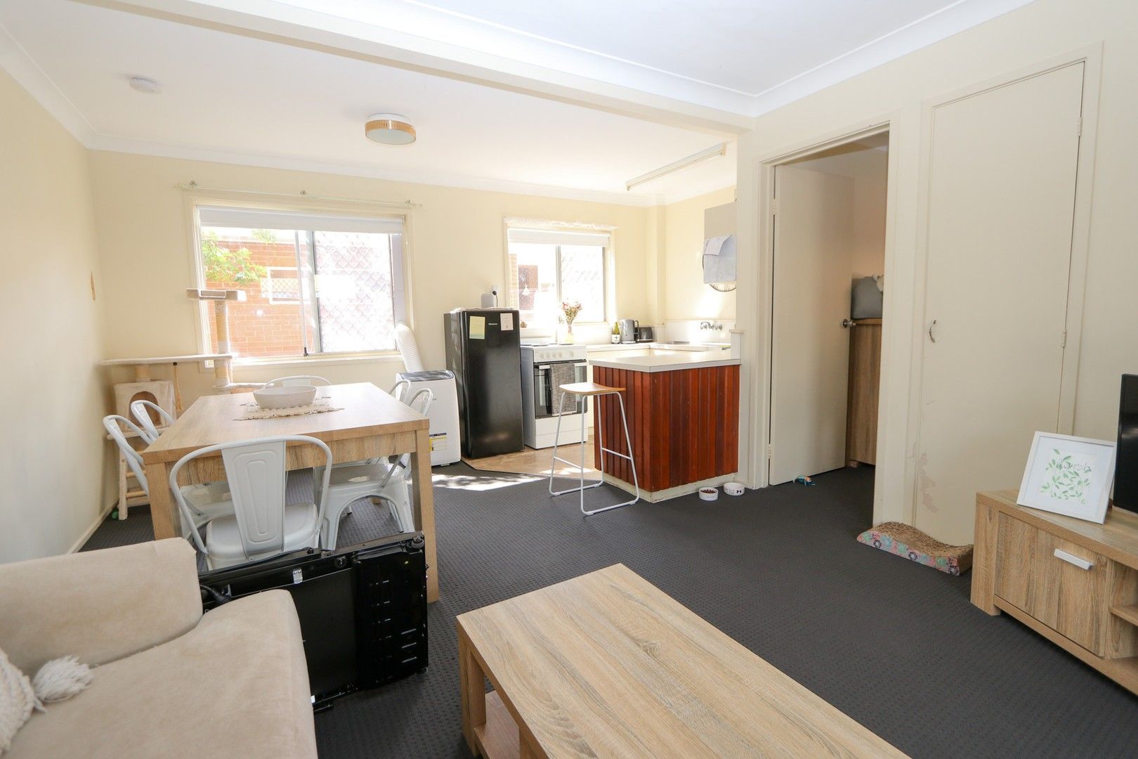 1 bedrooms Apartment / Unit / Flat in 1/9 Surf Parade BROADBEACH QLD, 4218