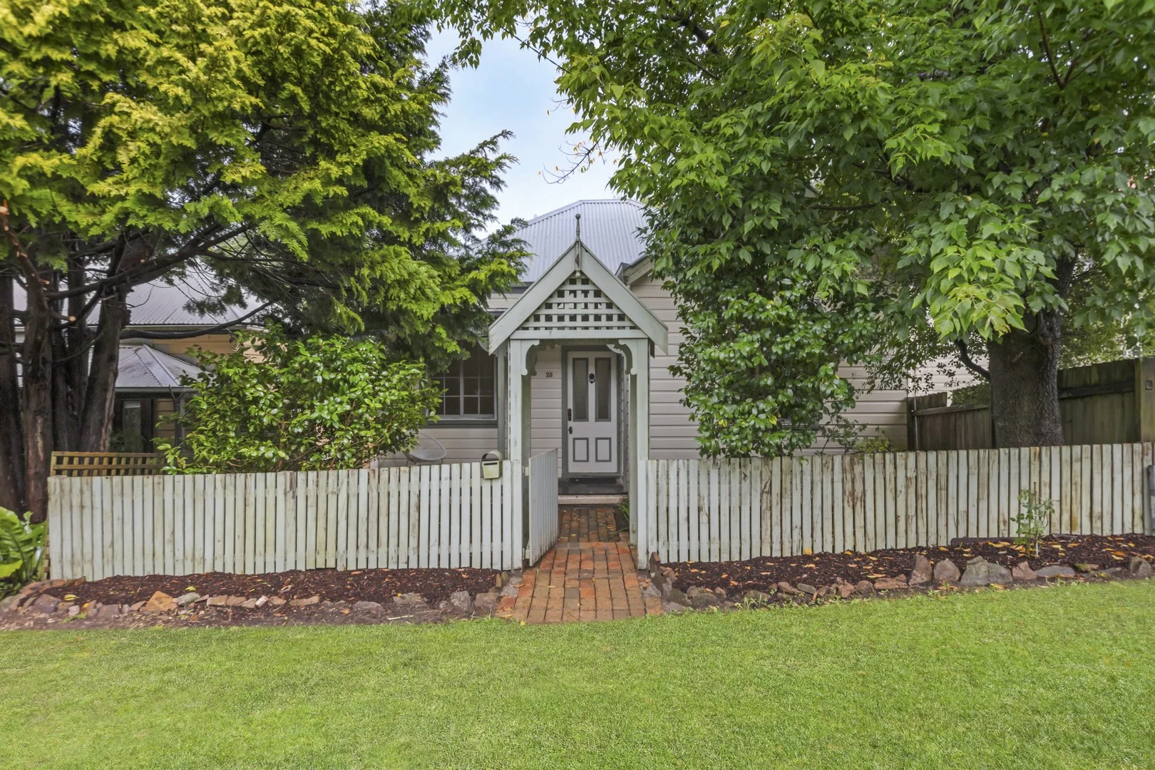 Primary image of 25 Blackheath Street, Leura NSW 2780