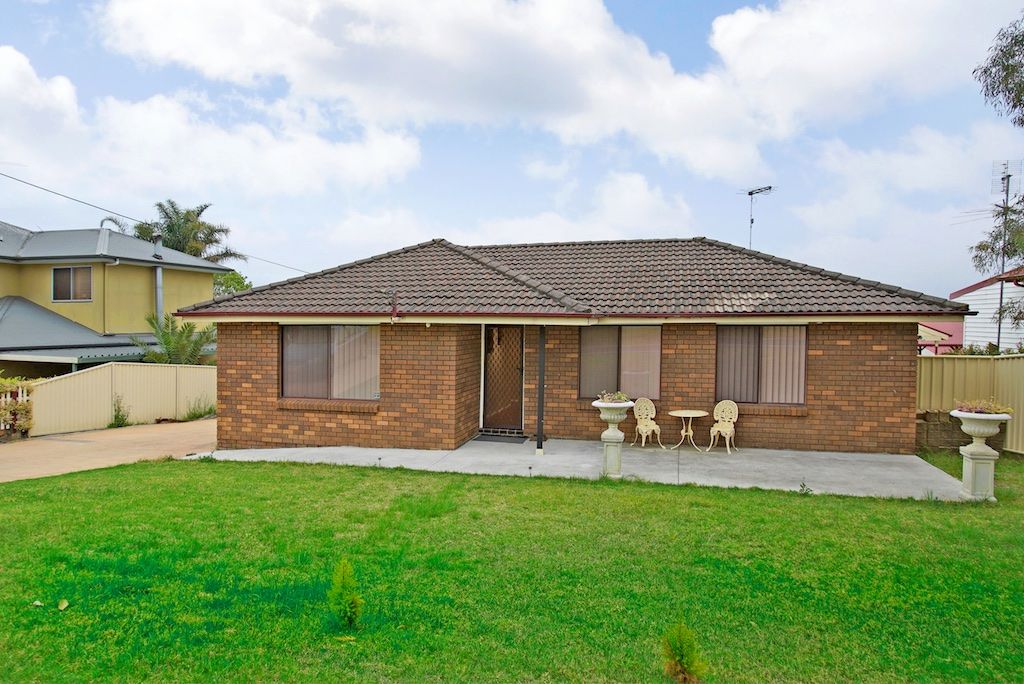 17 John Street, The Oaks NSW 2570, Image 0