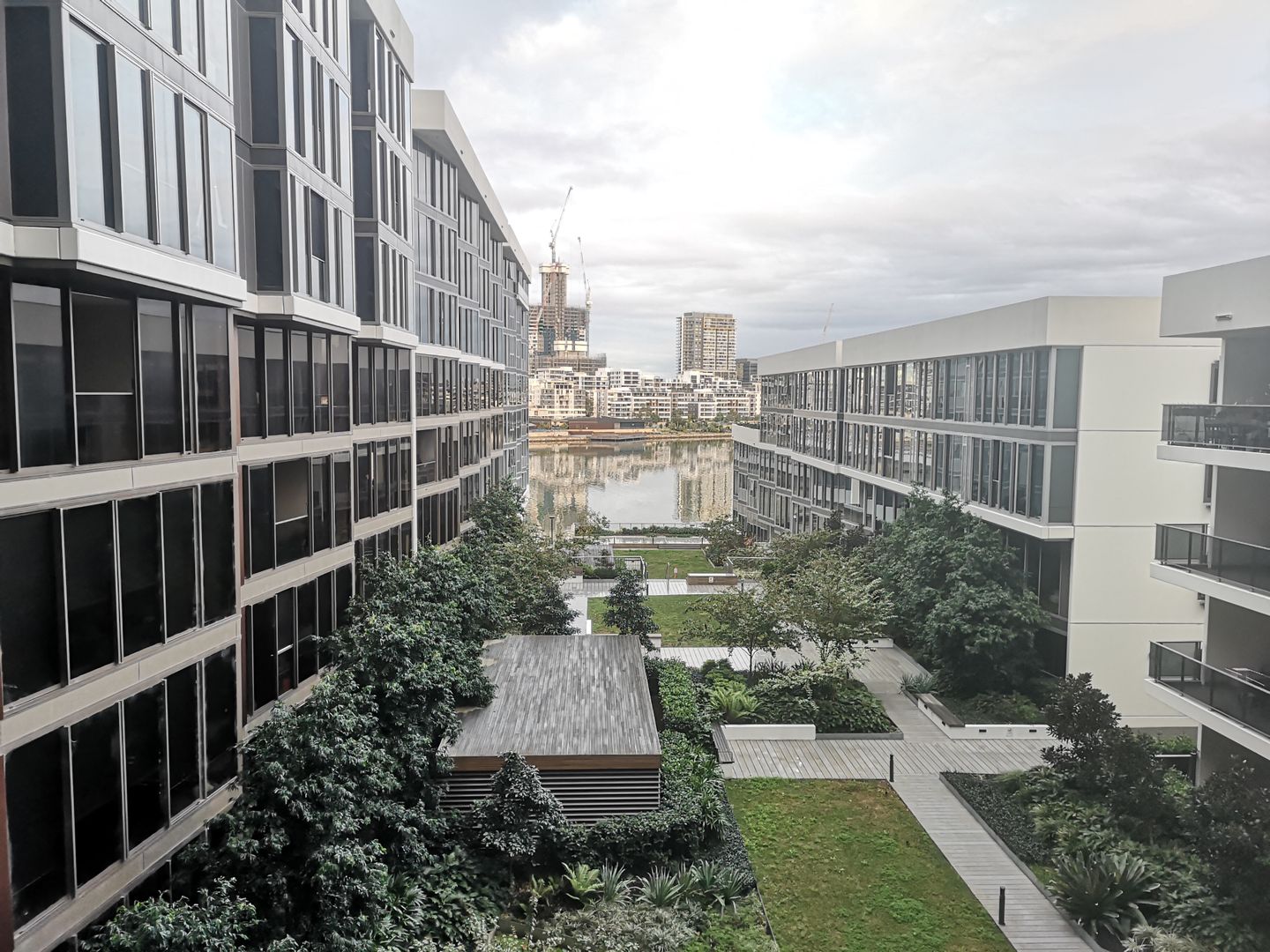 1 bedrooms Apartment / Unit / Flat in 708/18 footbridge blvd WENTWORTH POINT NSW, 2127