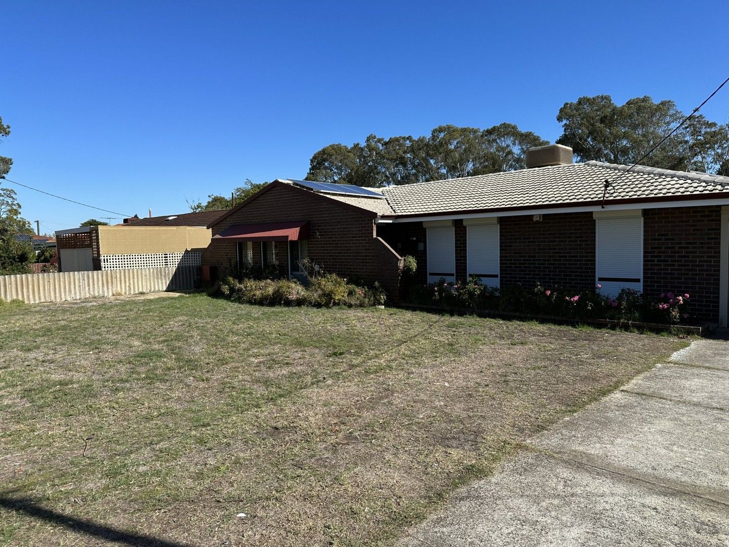 4 bedrooms House in 22 Tarata Way FORRESTFIELD WA, 6058