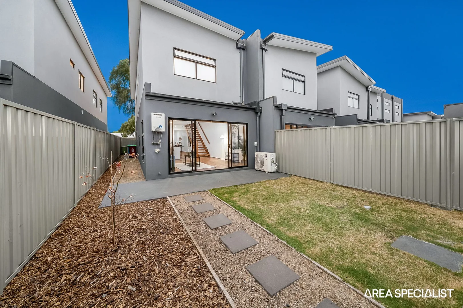 Additional image 9 of 27 Elmslie Drive, Cranbourne East VIC 3977