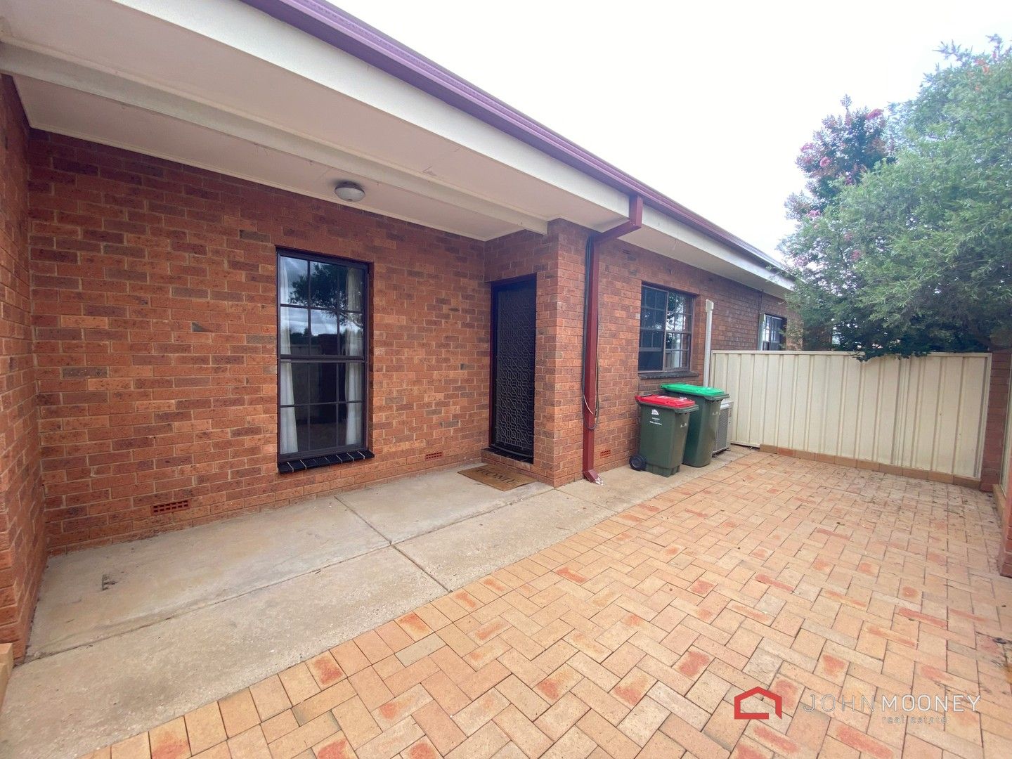 2 bedrooms Apartment / Unit / Flat in 2/42 Inglis Street LAKE ALBERT NSW, 2650