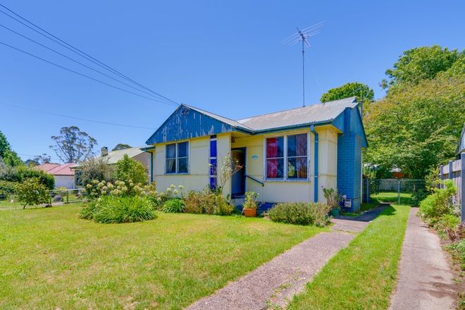 Picture of 10 Whinmoor Street, KATOOMBA NSW 2780