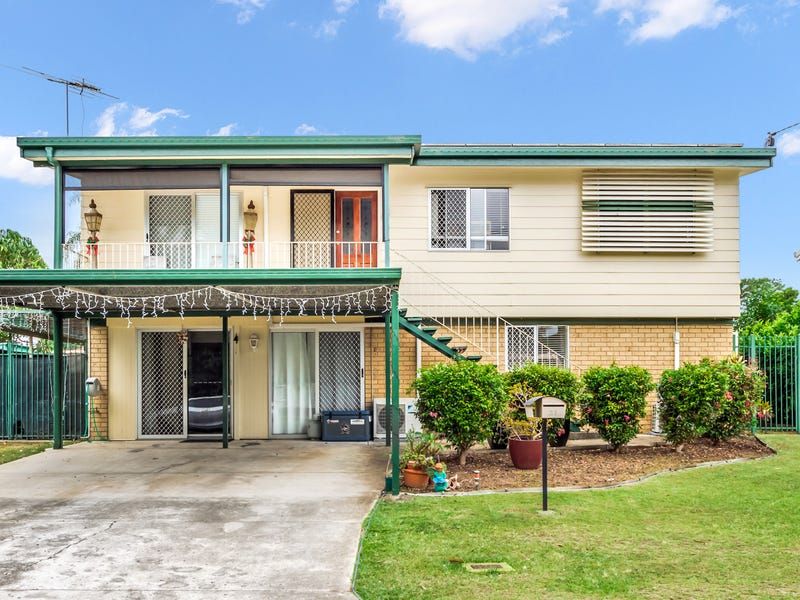 5 bedrooms House in 31 Torelliana Dr STRATHPINE QLD, 4500