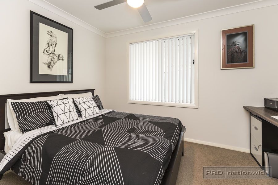 3 Woodbridge Drive, Cameron Park NSW 2285, Image 2