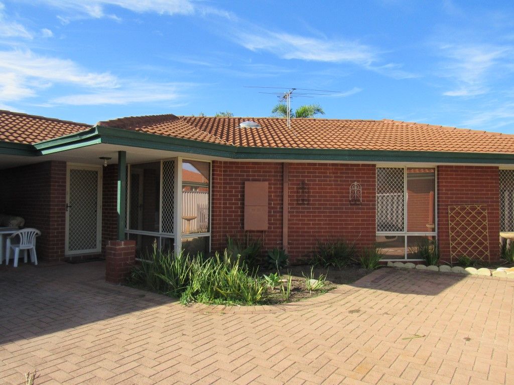 3 bedrooms Townhouse in 6/7 Greenlea Crescent WARNBRO WA, 6169