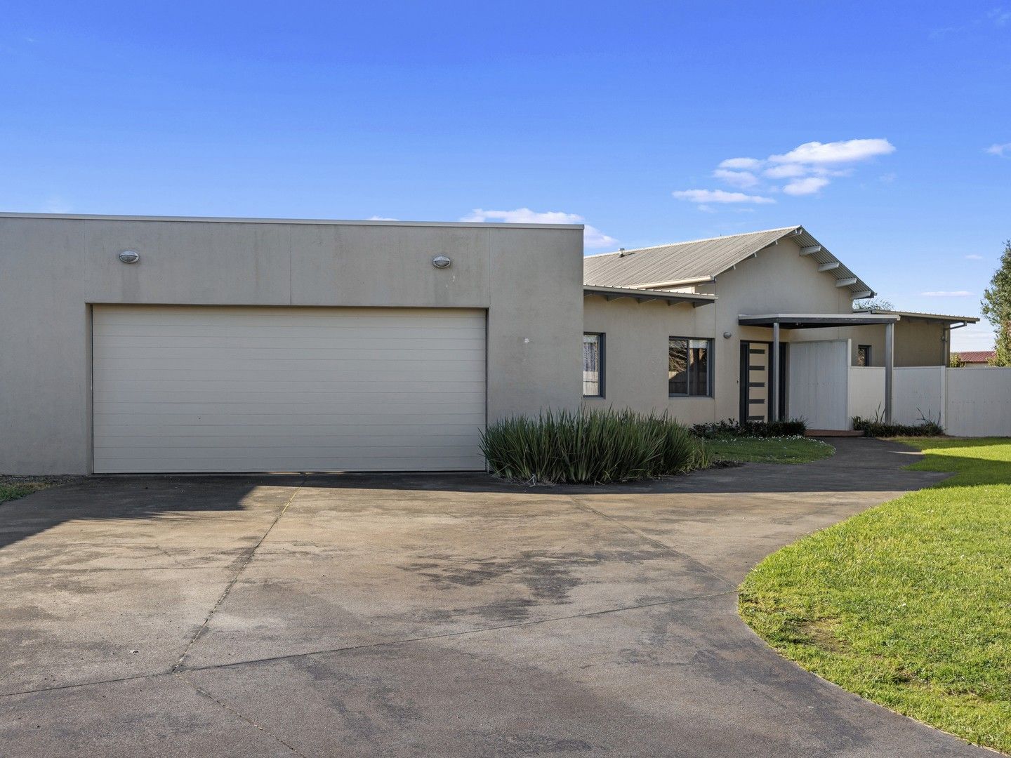 3 Elaine Court Leongatha VIC 3953 Domain