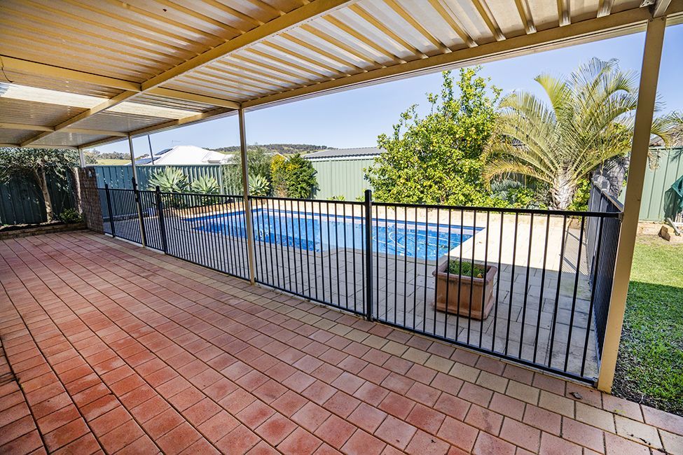 8 Nocturne Rise, Bullsbrook WA 6084, Image 2