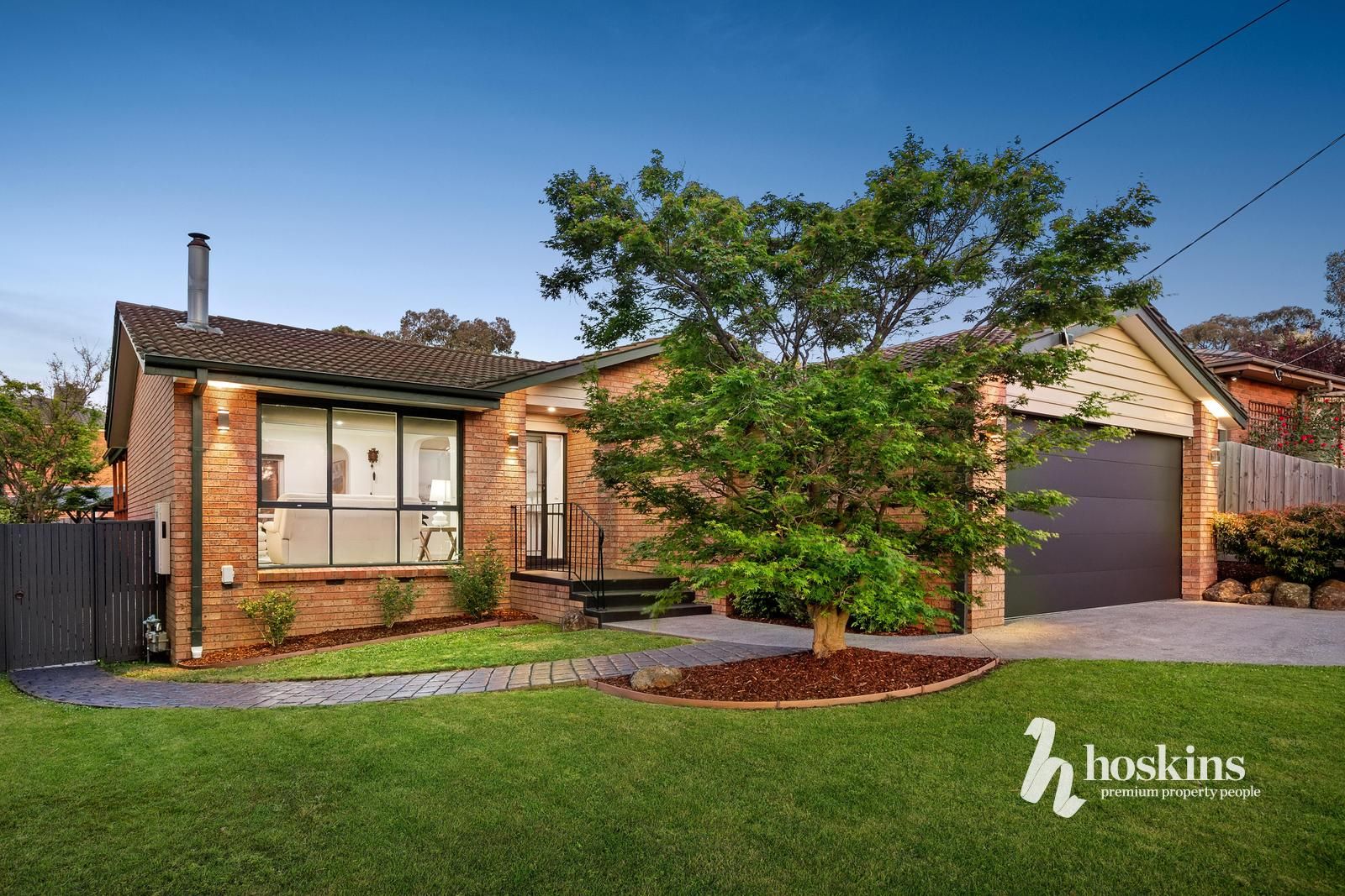 4 bedrooms House in 16 Tarwin Drive CROYDON HILLS VIC, 3136