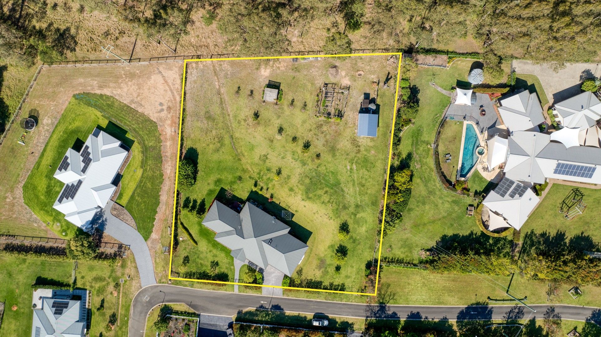 5 bedrooms House in 2 Gladioli Vista BOMADERRY NSW, 2541