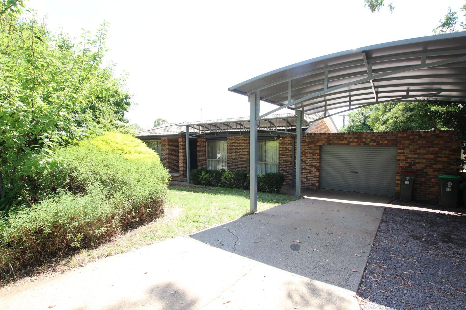 3 bedrooms House in 17 Hartung Crescent THEODORE ACT, 2905