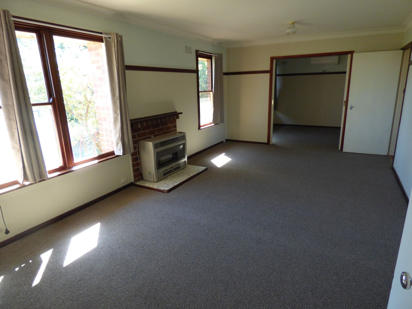 10 Milong Street, Young NSW 2594, Image 2