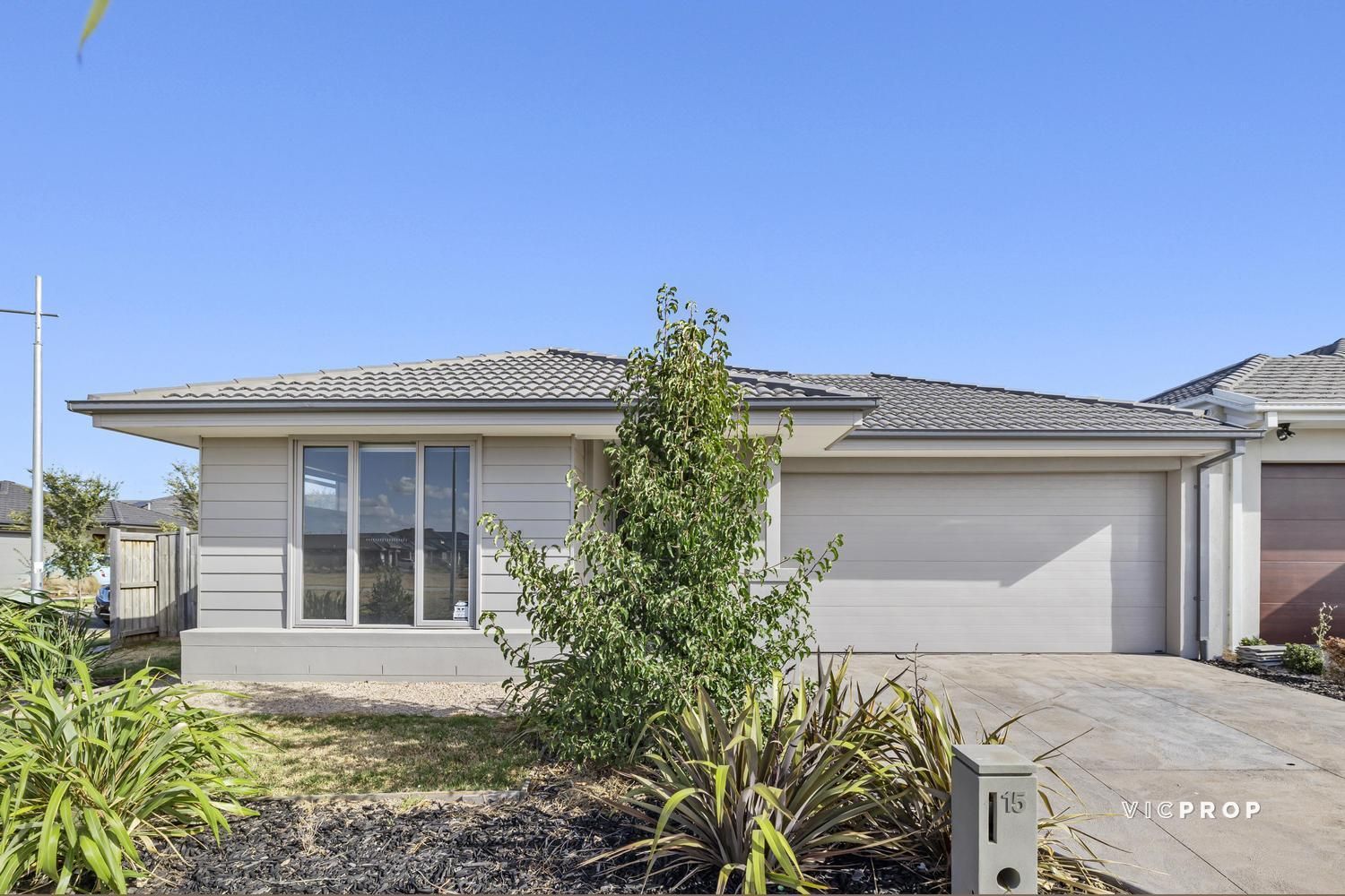 4 bedrooms House in 15 Trevatt Road TARNEIT VIC, 3029