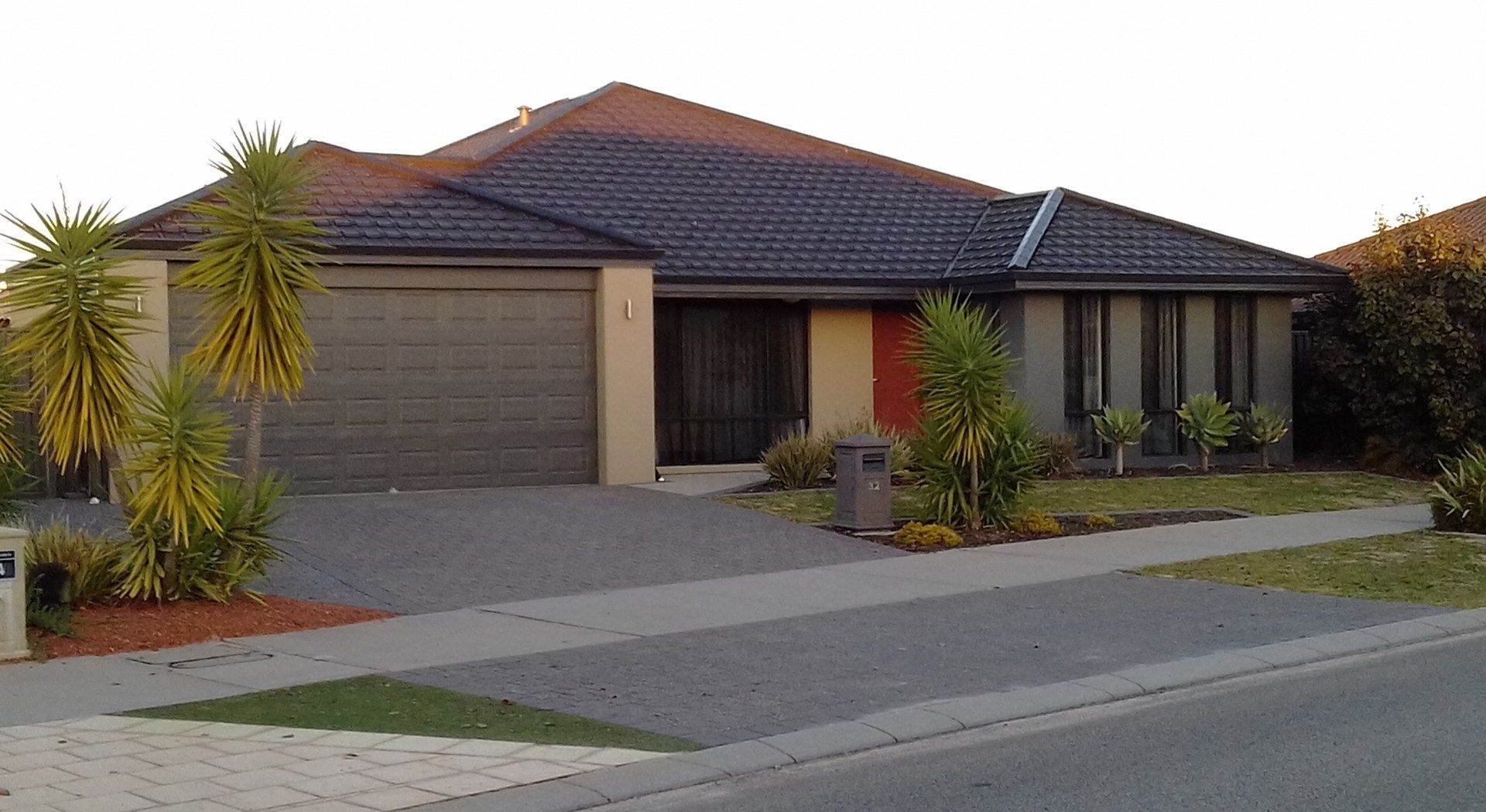 4 bedrooms House in 32 Tullawood Drive AVELEY WA, 6069