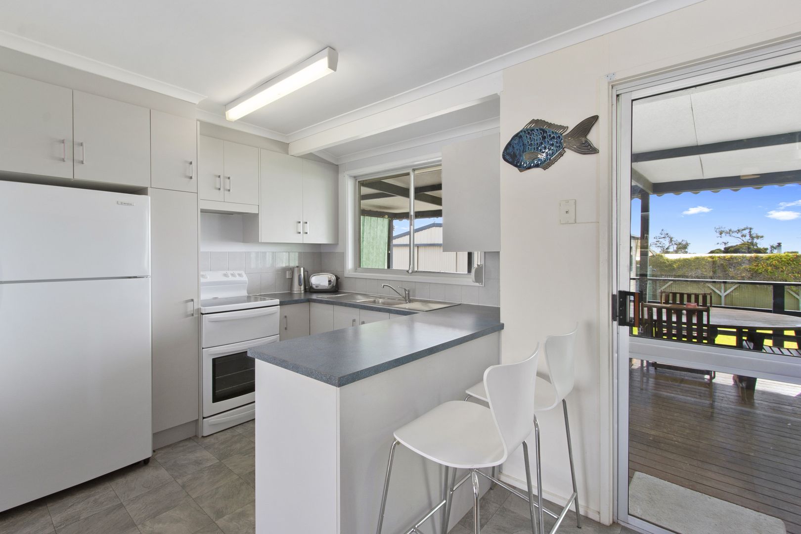 4 Young Avenue, Port Vincent SA 5581, Image 1