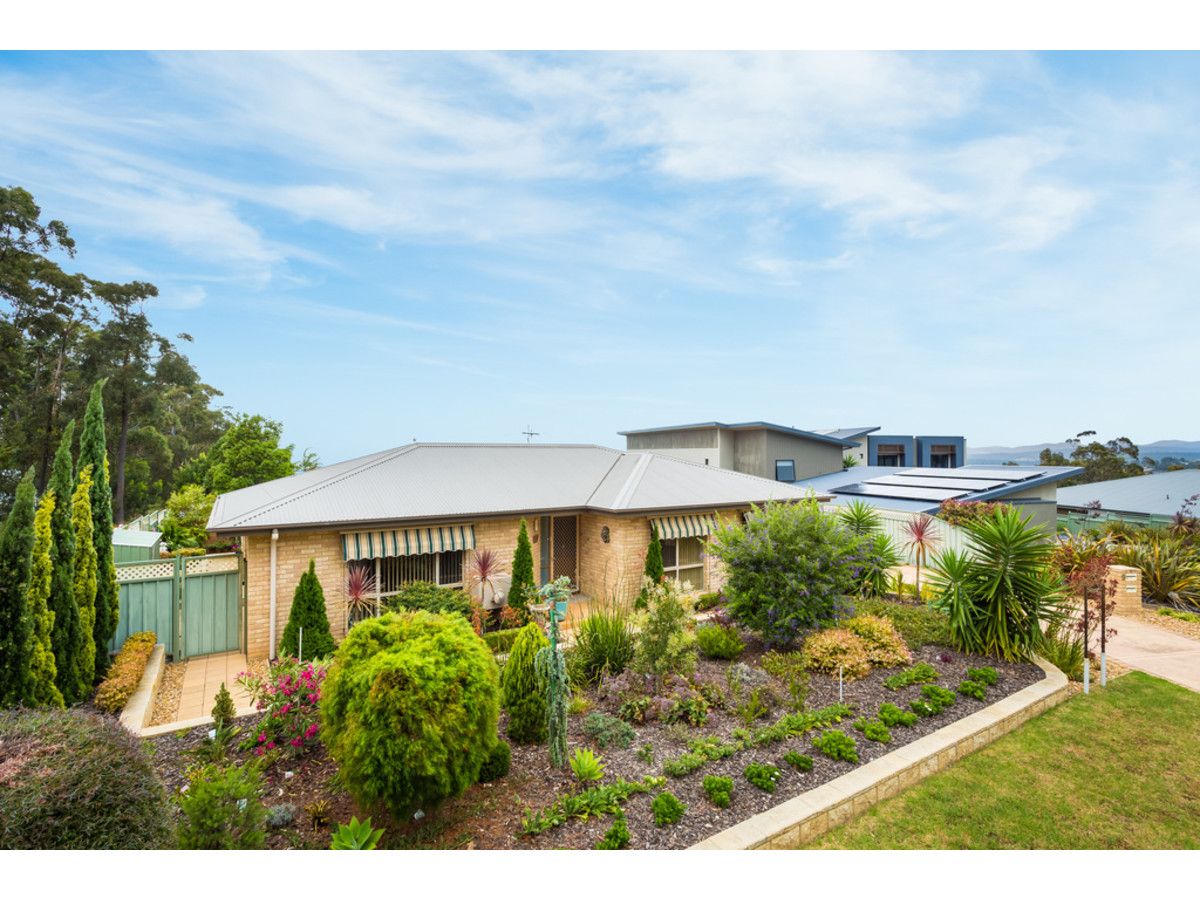 9a The Crest, Merimbula NSW 2548, Image 0