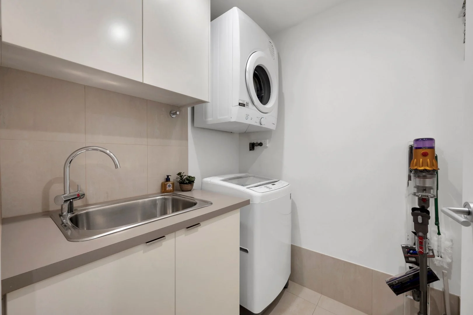 Additional image 16 of 14/19 State Circle, Forrest ACT 2603