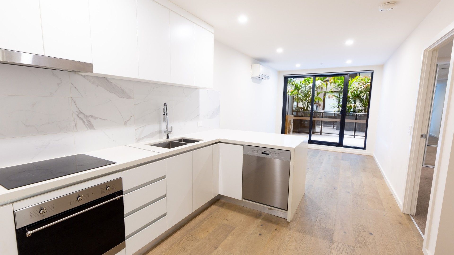 1 bedrooms Apartment / Unit / Flat in 106/611 Sydney Rd BRUNSWICK VIC, 3056