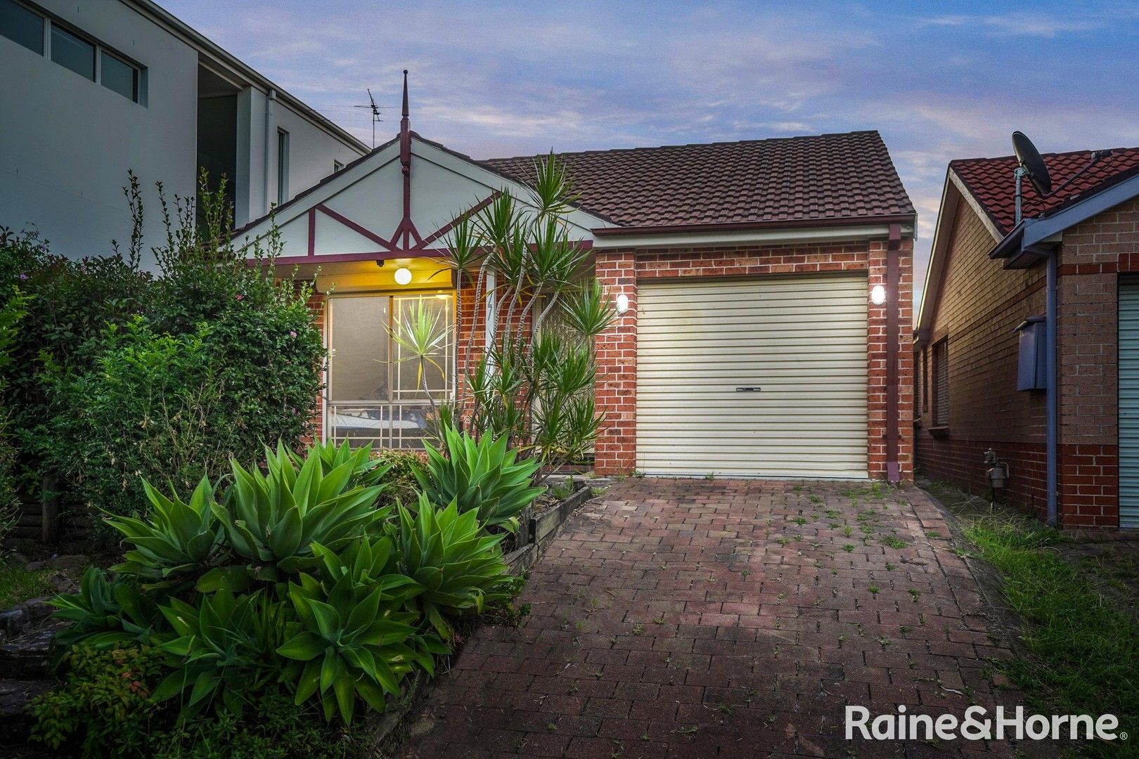 27 Sparrow Lane, Green Valley NSW 2168, Image 0