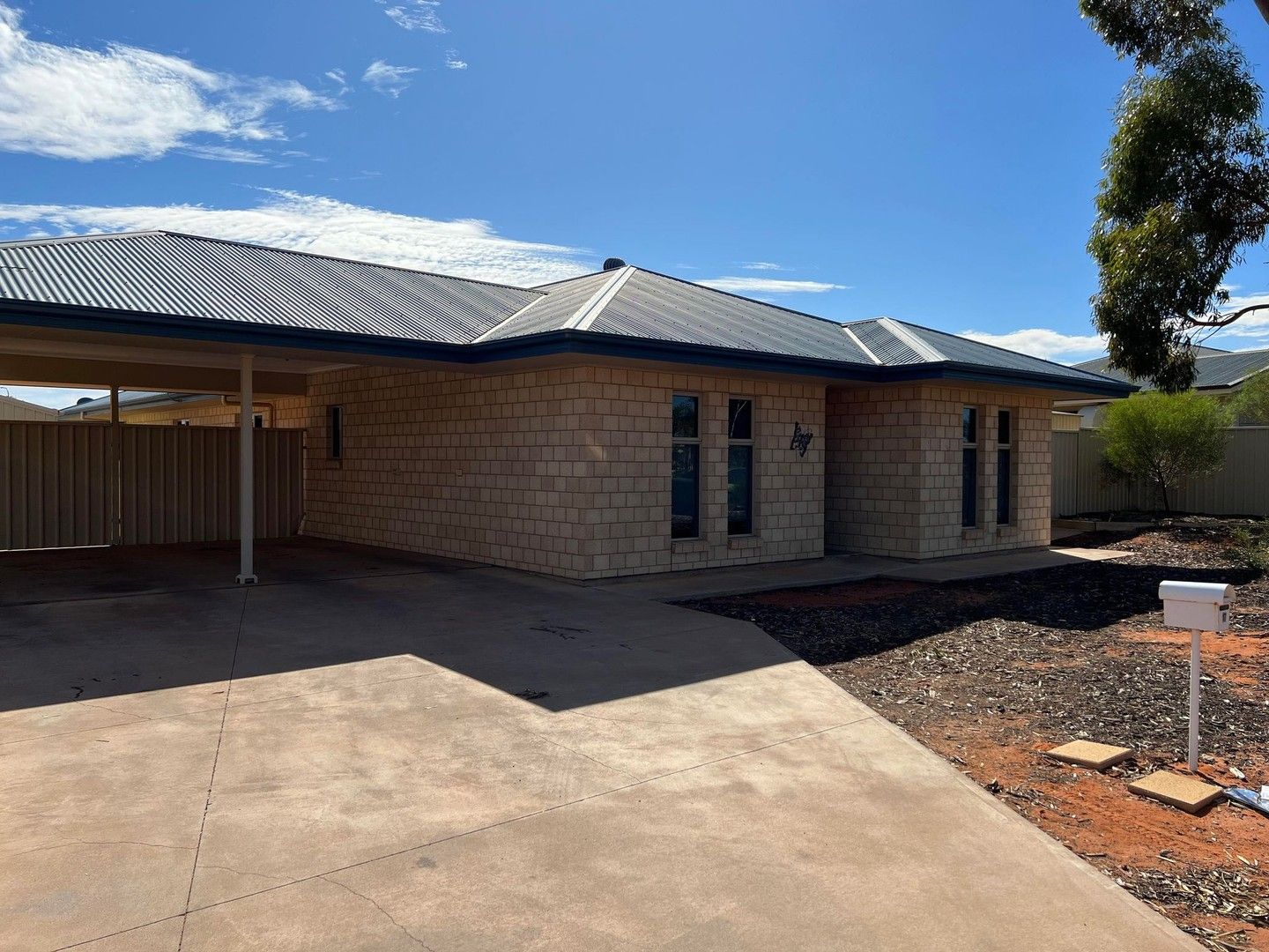 17 Correa Crescent, Roxby Downs SA 5725, Image 0