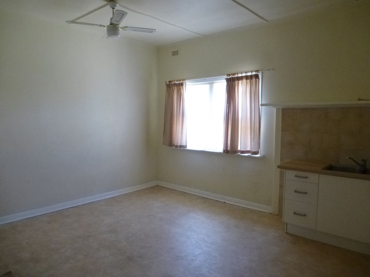 32 New Road, Clare SA 5453 House For Rent 285 Domain