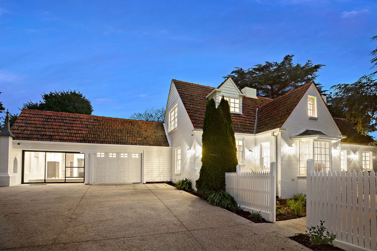 5 bedrooms House in 40-42 Mullum Mullum Road RINGWOOD VIC, 3134