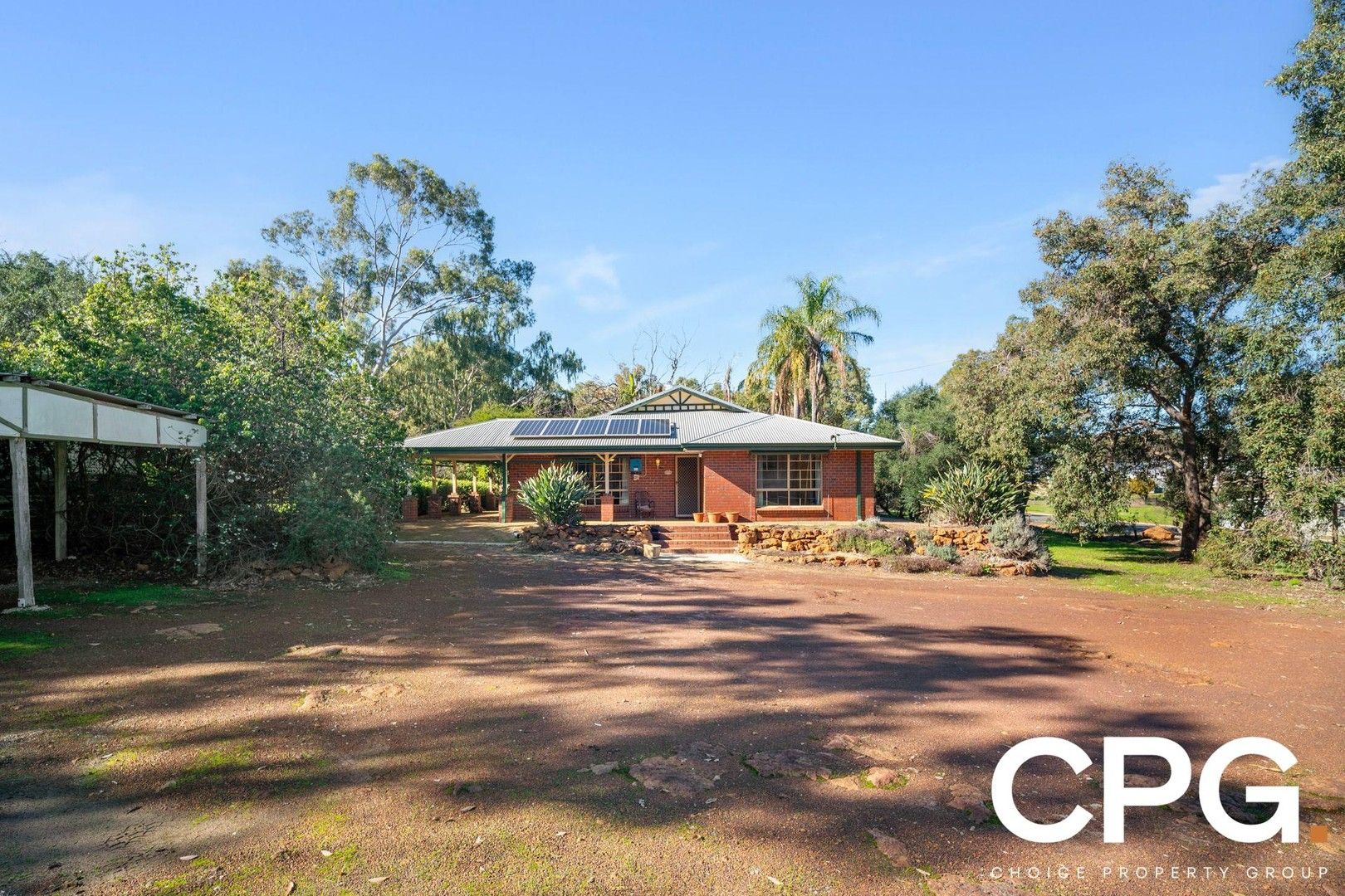 4 bedrooms House in 99 Lawnbrook Road WALLISTON WA, 6076