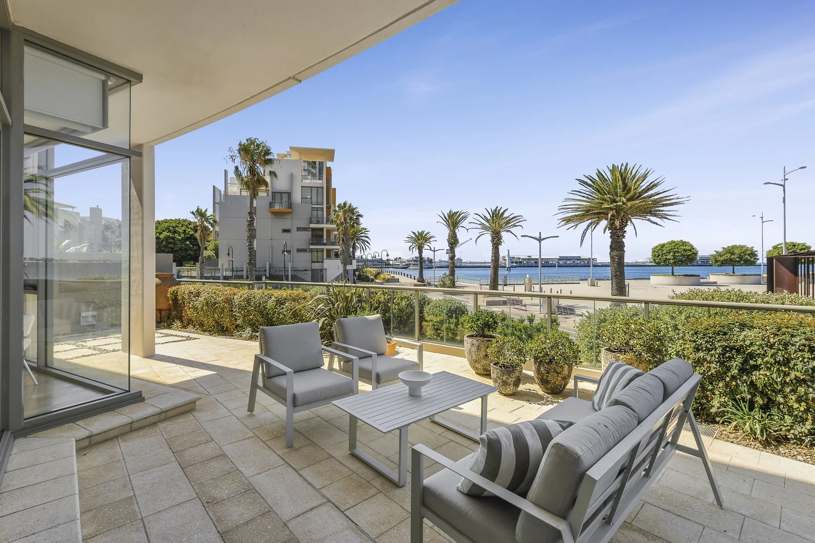 T02/147 Beach Street, Port Melbourne VIC 3207