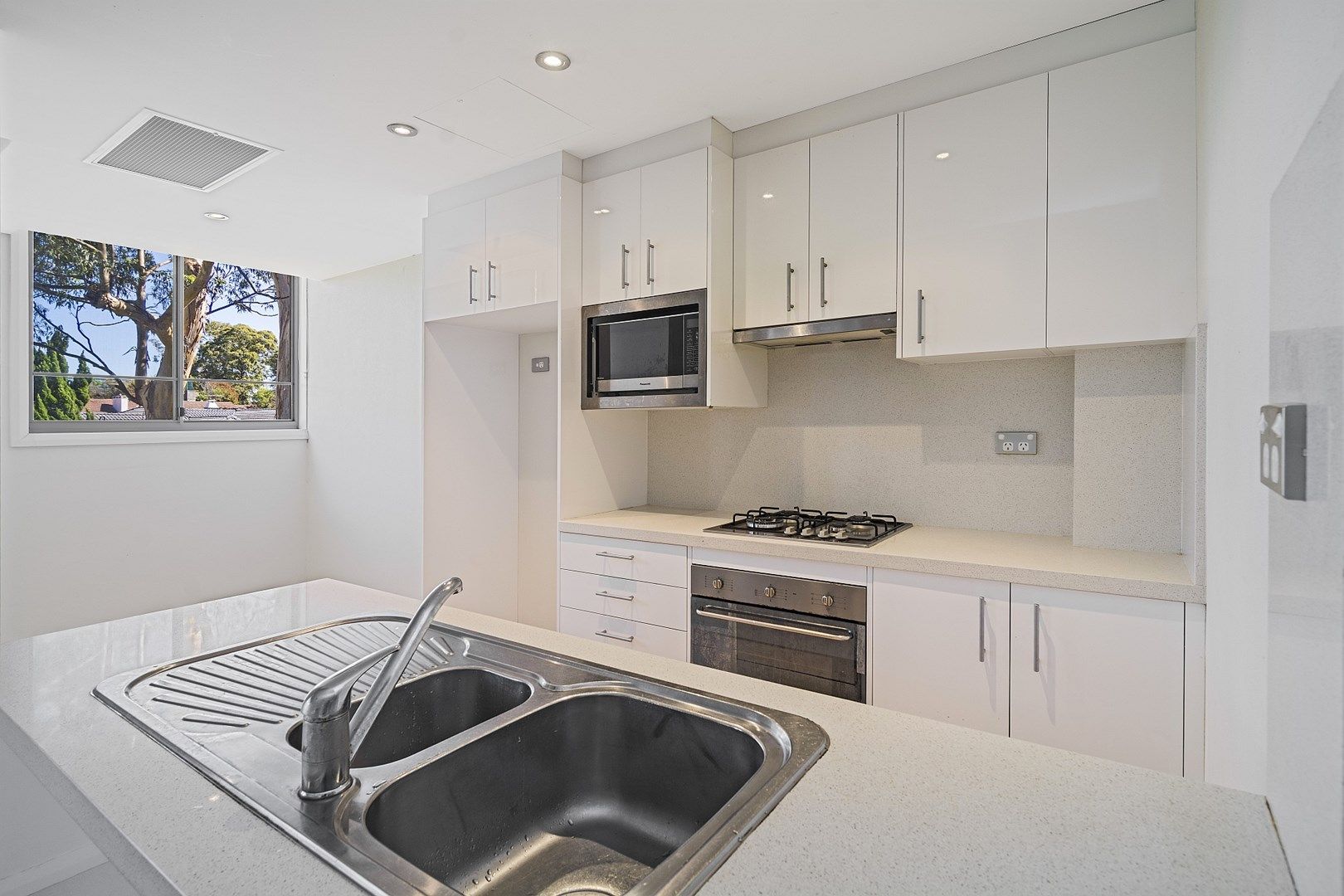 2 bedrooms Apartment / Unit / Flat in 41/26 Marian Street KILLARA NSW, 2071