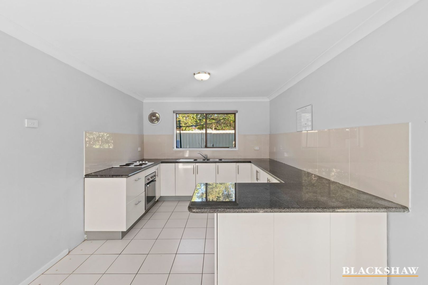 1/4 Cook Avenue, Surf Beach NSW 2536, Image 1