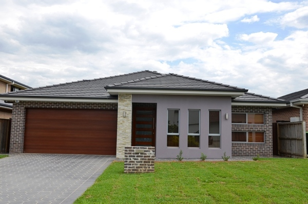 7 Brothers Lane, Glenfield NSW 2167