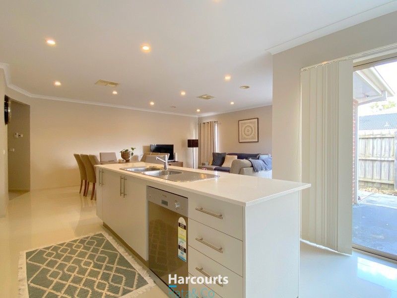 2 Trood Place, Epping VIC 3076, Image 2