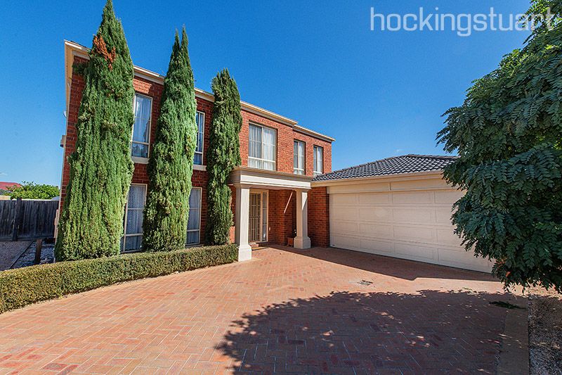 8 Purbeck Place, Narre Warren South VIC 3805, Image 1