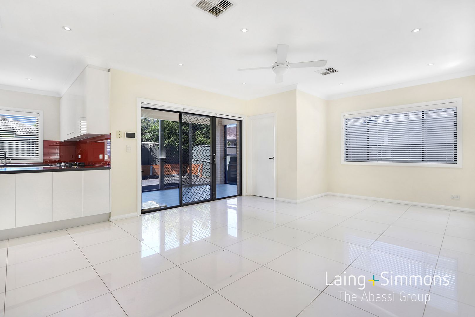 33 Holland Avenue, Ropes Crossing NSW 2760, Image 2