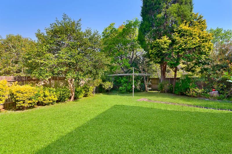 28 Morotai Crescent, Castlecrag NSW 2068, Image 2