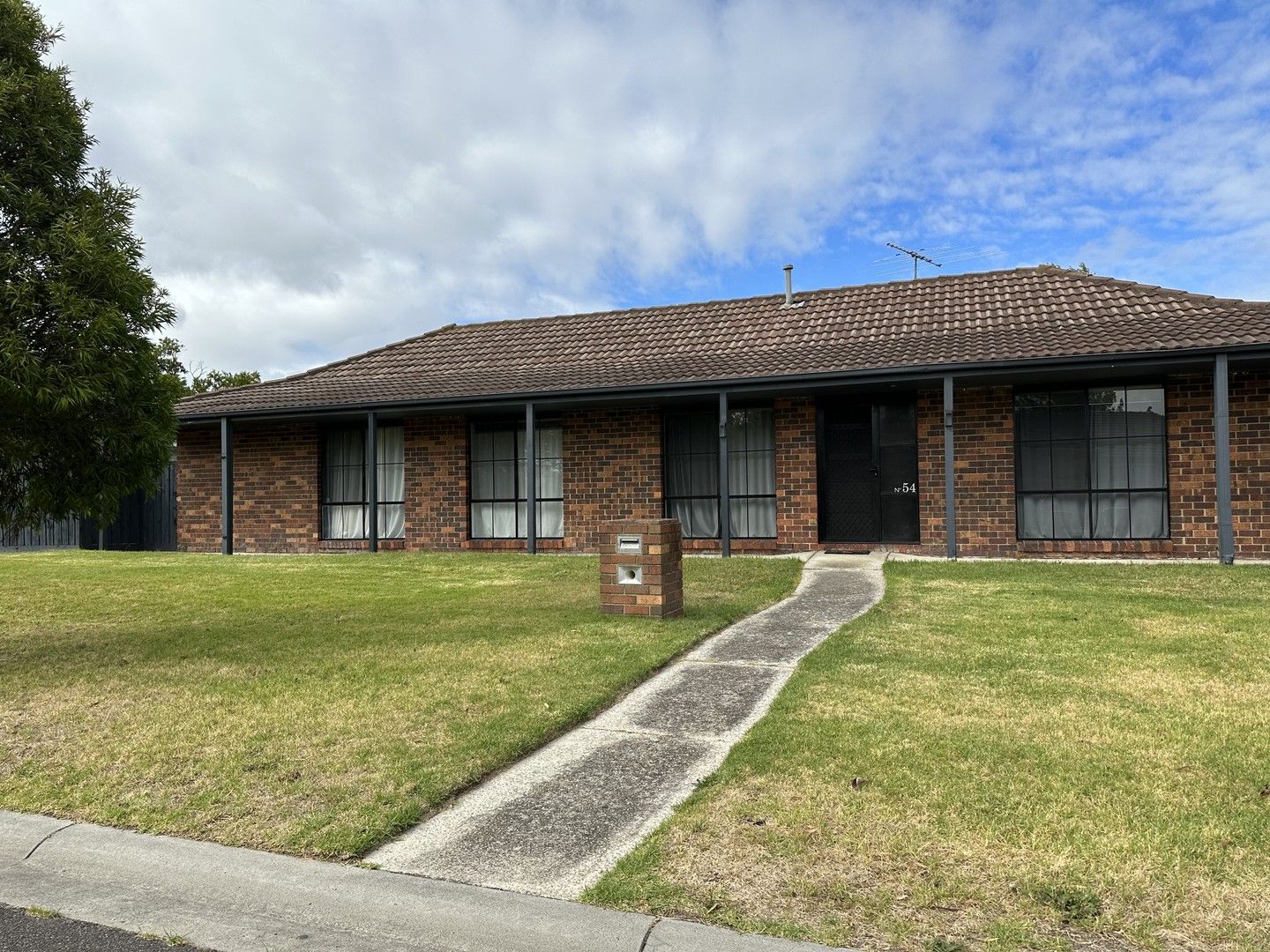 3 bedrooms House in 54 Aquarius Drive FRANKSTON VIC, 3199