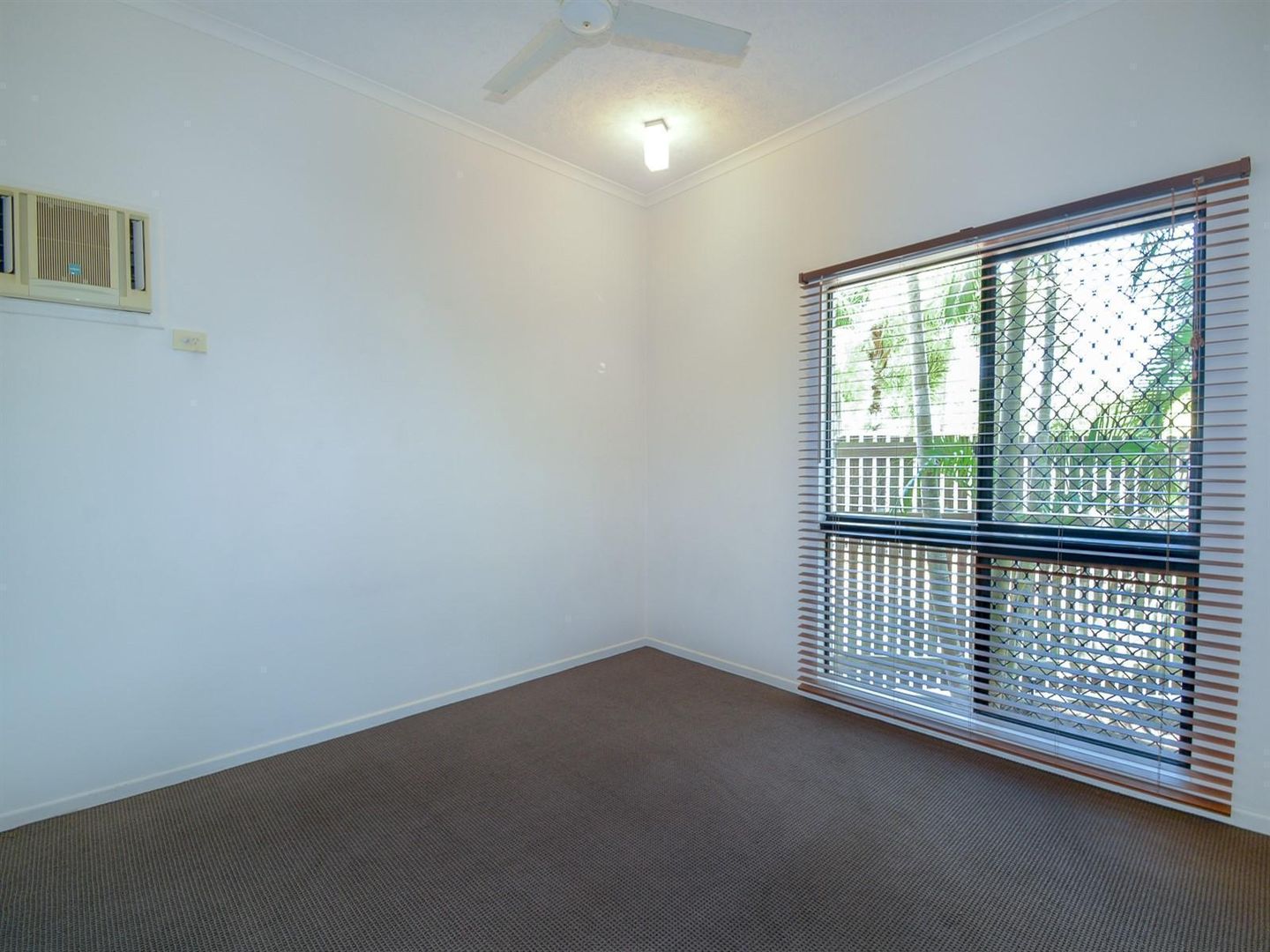 2/33 Plume Street, South Townsville QLD 4810, Image 2