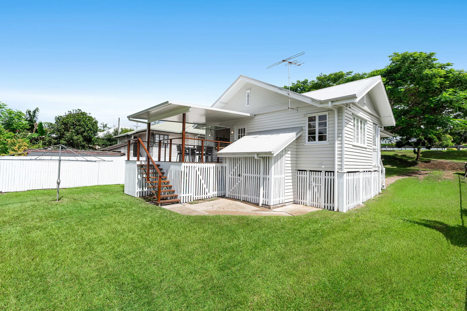 Additional image 11 of 1104 Logan Road, Holland Park West QLD 4121