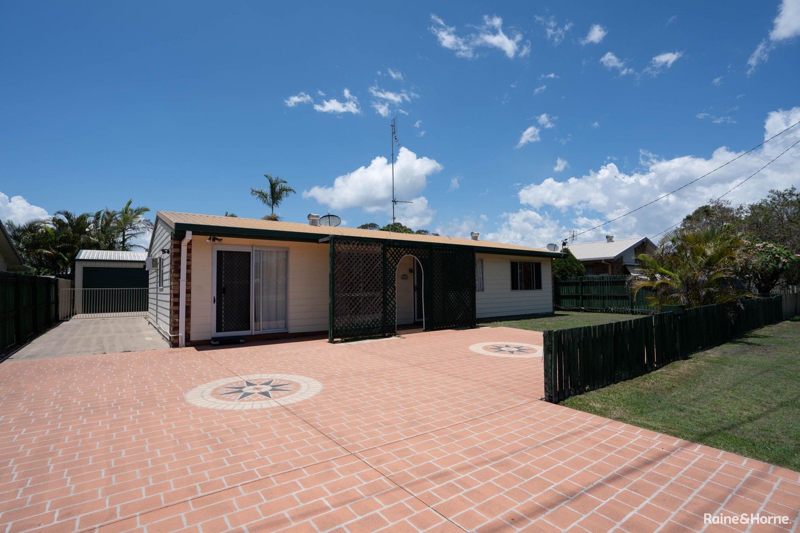 3 bedrooms House in 767 Boat Harbour Drive URANGAN QLD, 4655