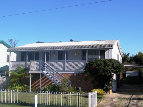 11 Comarong Street, Greenwell Point NSW 2540