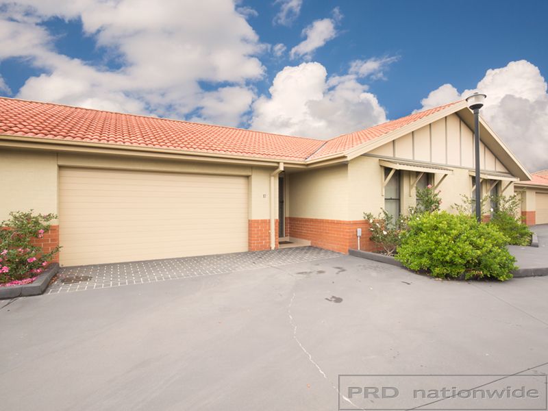17/12 Denton Park Drive, Rutherford NSW 2320, Image 0