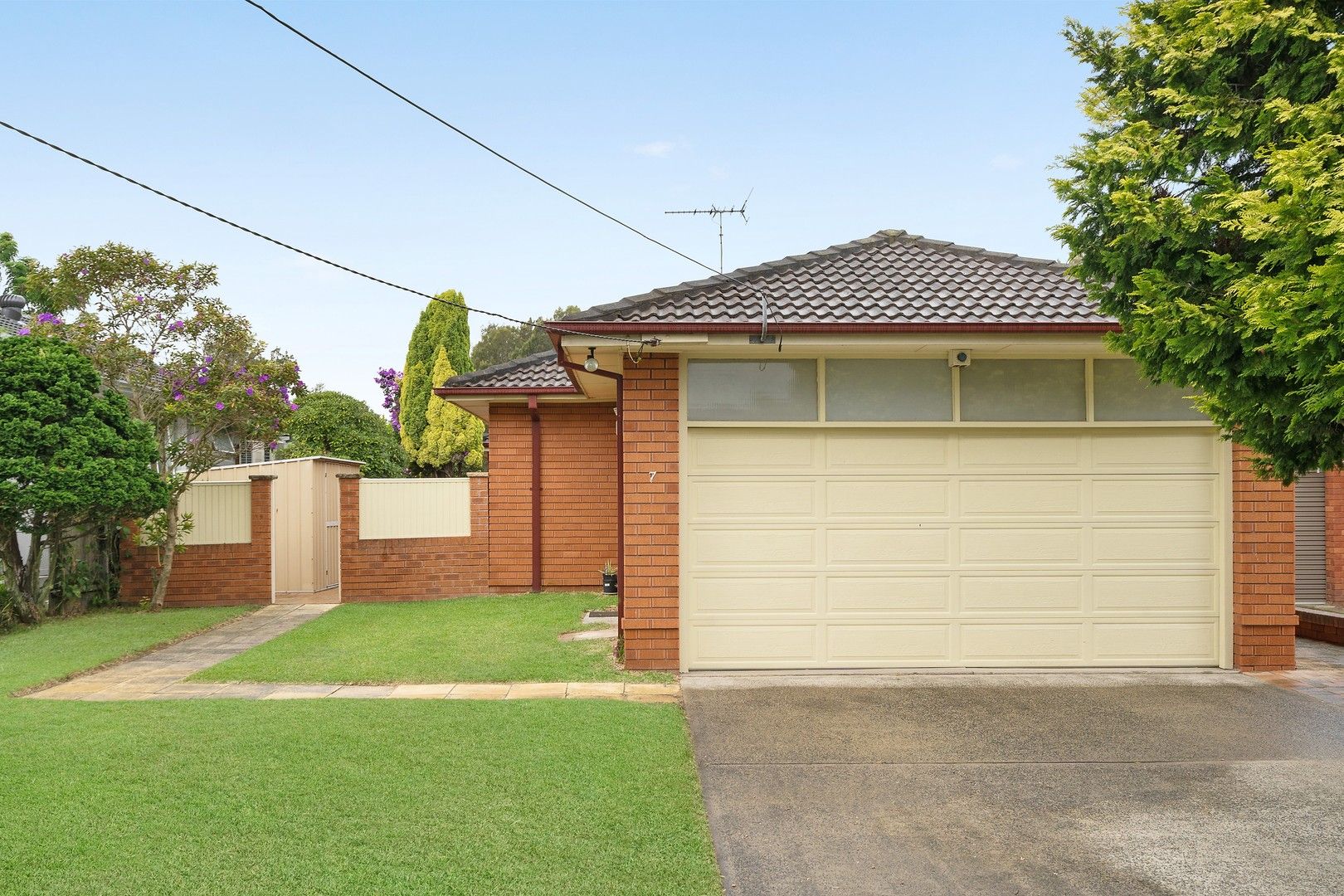4 bedrooms House in 7 Firmstone Gardens ARNCLIFFE NSW, 2205