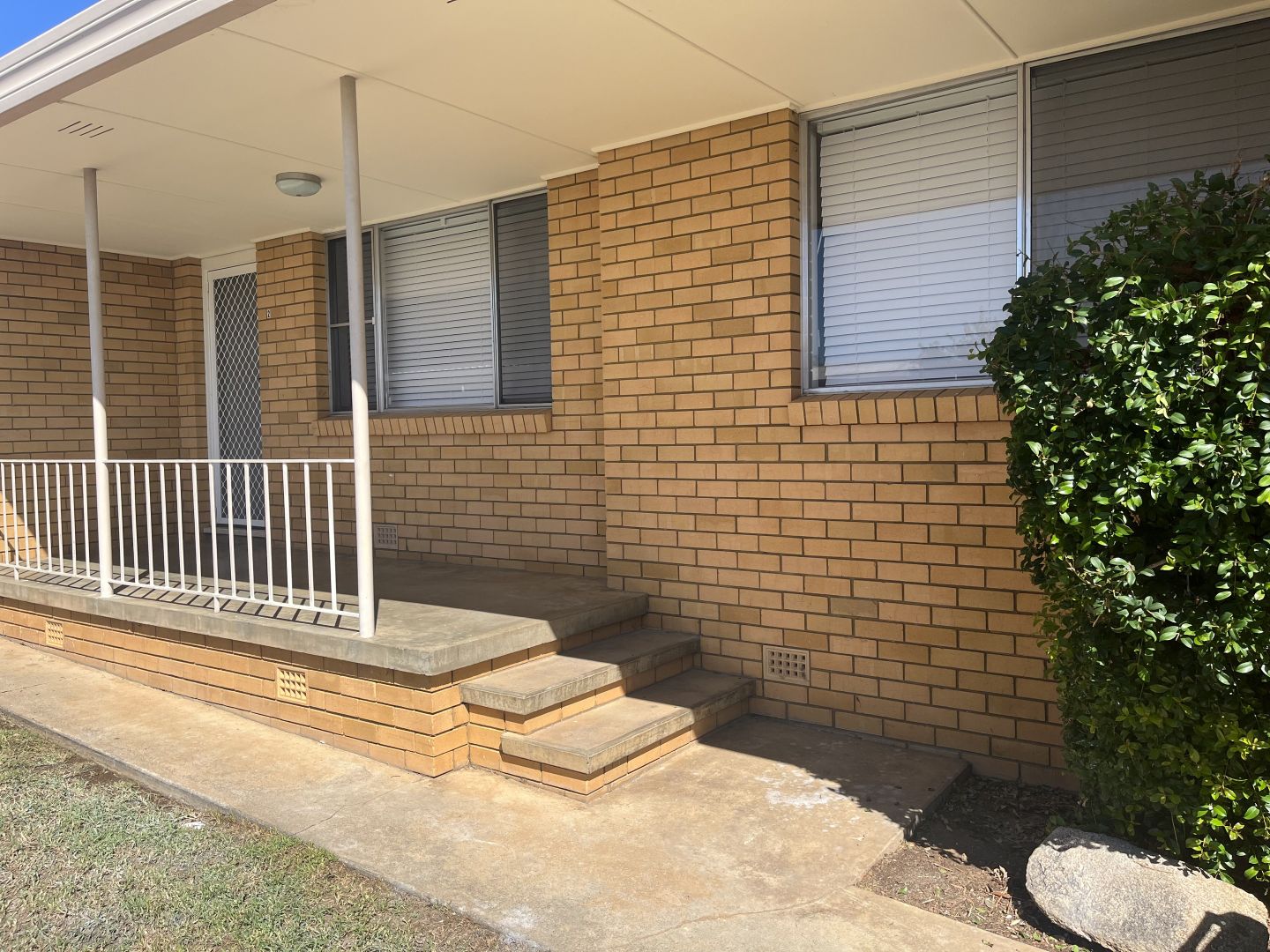2/71 Anthony Road, Tamworth NSW 2340 Apartment For Rent 380 Domain